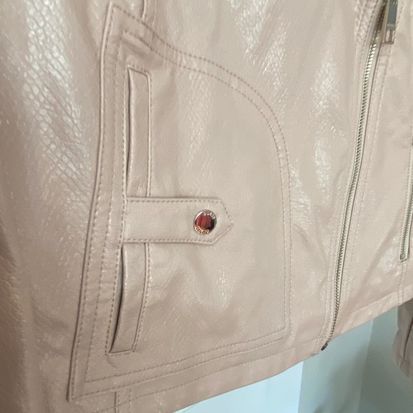 SZ L GUESS PINK FAUX LEATHER MOTO JACKET - Picture 4 of 14